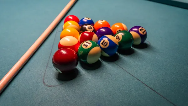 Billard spielen im Cafe 501